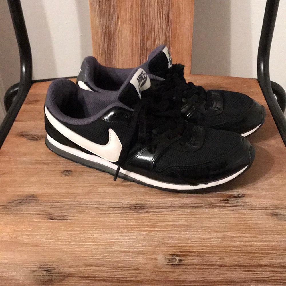 Black Patent Leather Nike Eclipse II Tennis Shoes!